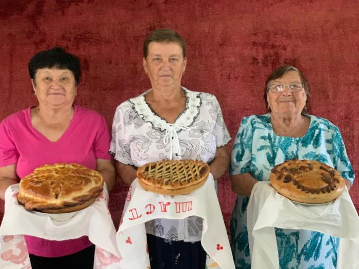 Ершовским пенсионерам рассказали секрет вкусной выпечки традиционного русского хлеба Ершовским пенсионерам рассказали секрет вкусной выпечки традиционного русского хлеба